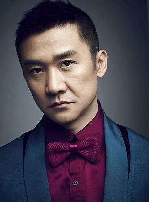 黃志忠個人資料簡介寫真（*黃志忠：功成名就後狠心拋棄13年原配，轉身示愛柯藍，說妻子強勢）