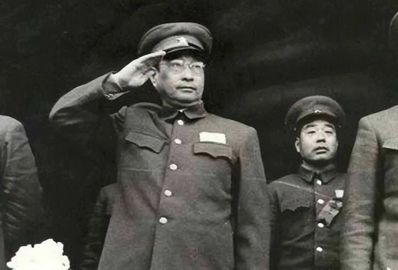 馬龍個人資料簡介及家世（窮小子身經百戰成開國少將，屢當敢死隊長不死，卻死於車禍）