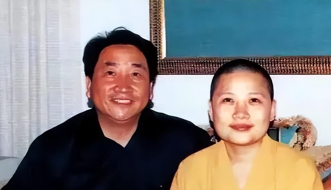 李娜簡介個人資料（李娜：因青藏高原大火，力壓韓紅、毛阿敏，為何在巔峰期遁入空門）