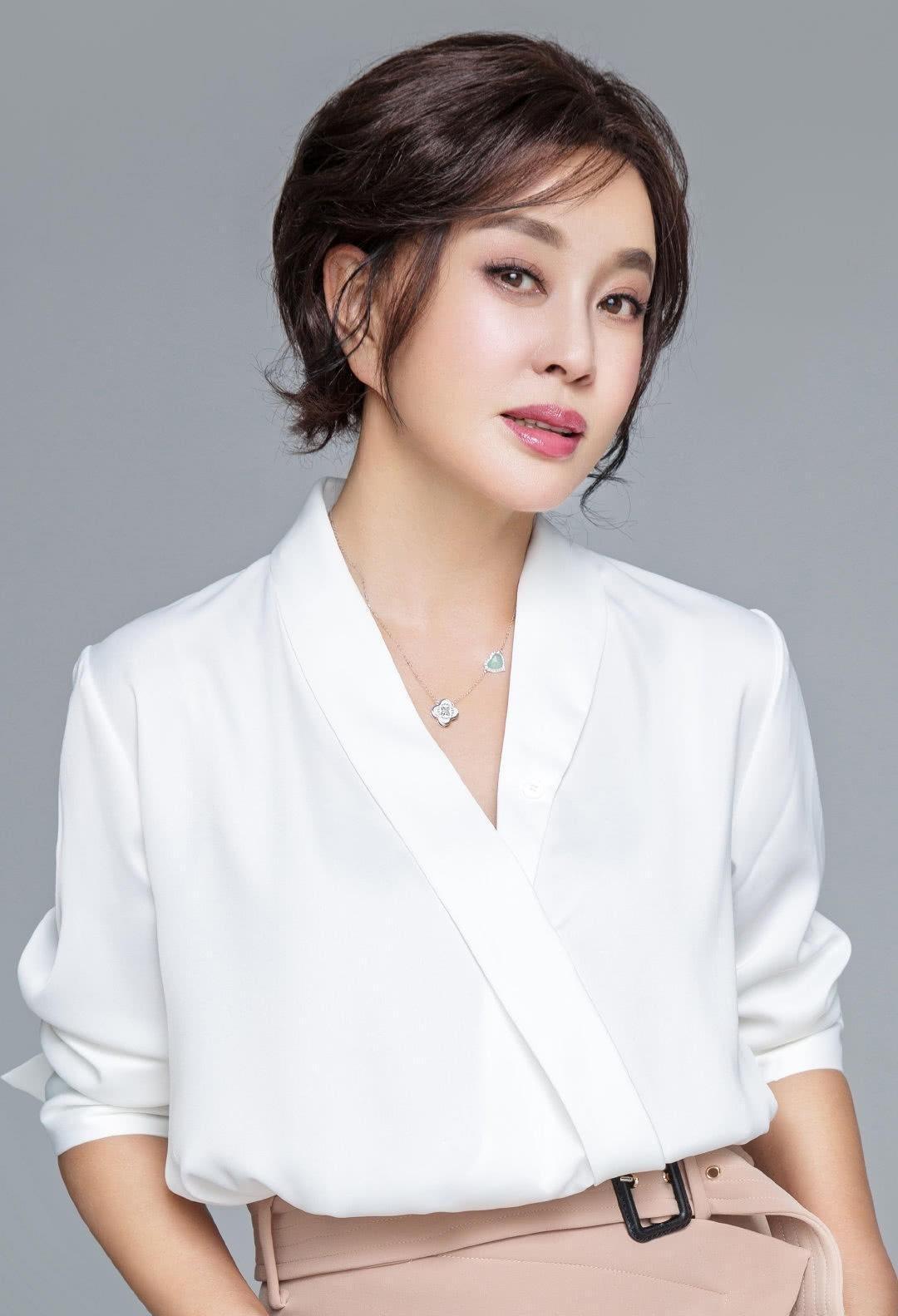 劉曉慶履歷個人資料作品（劉曉慶：一生中有7個男人，4段婚姻沒生過孩子，60歲再當新娘）