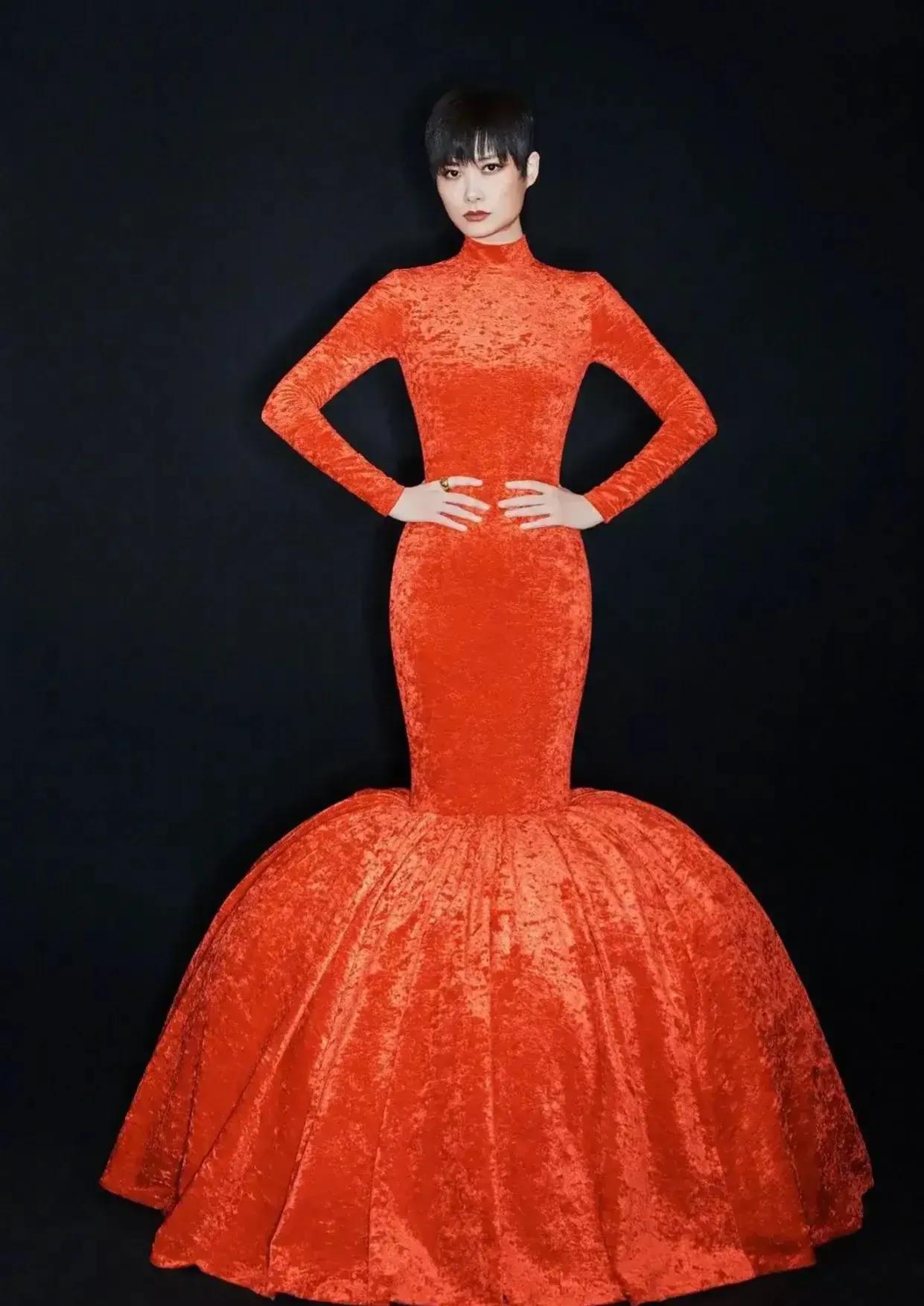 李宇春個人資料簡介及家庭背景（李宇春：貌美如花，38歲卻還未結婚，讓她父母操碎了心）