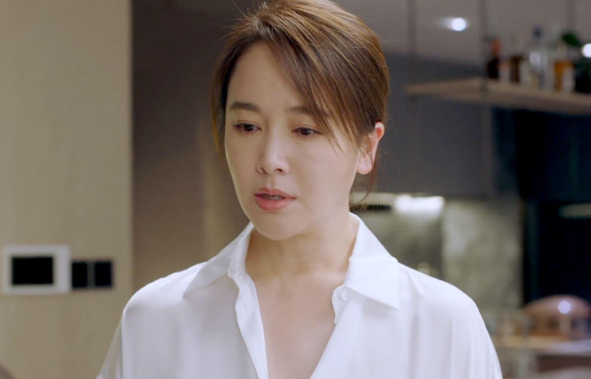 左小青個人資料簡介及老公劇照（左小青：嫁大20歲富商老公，歷經11年婚姻，愛情變友情）