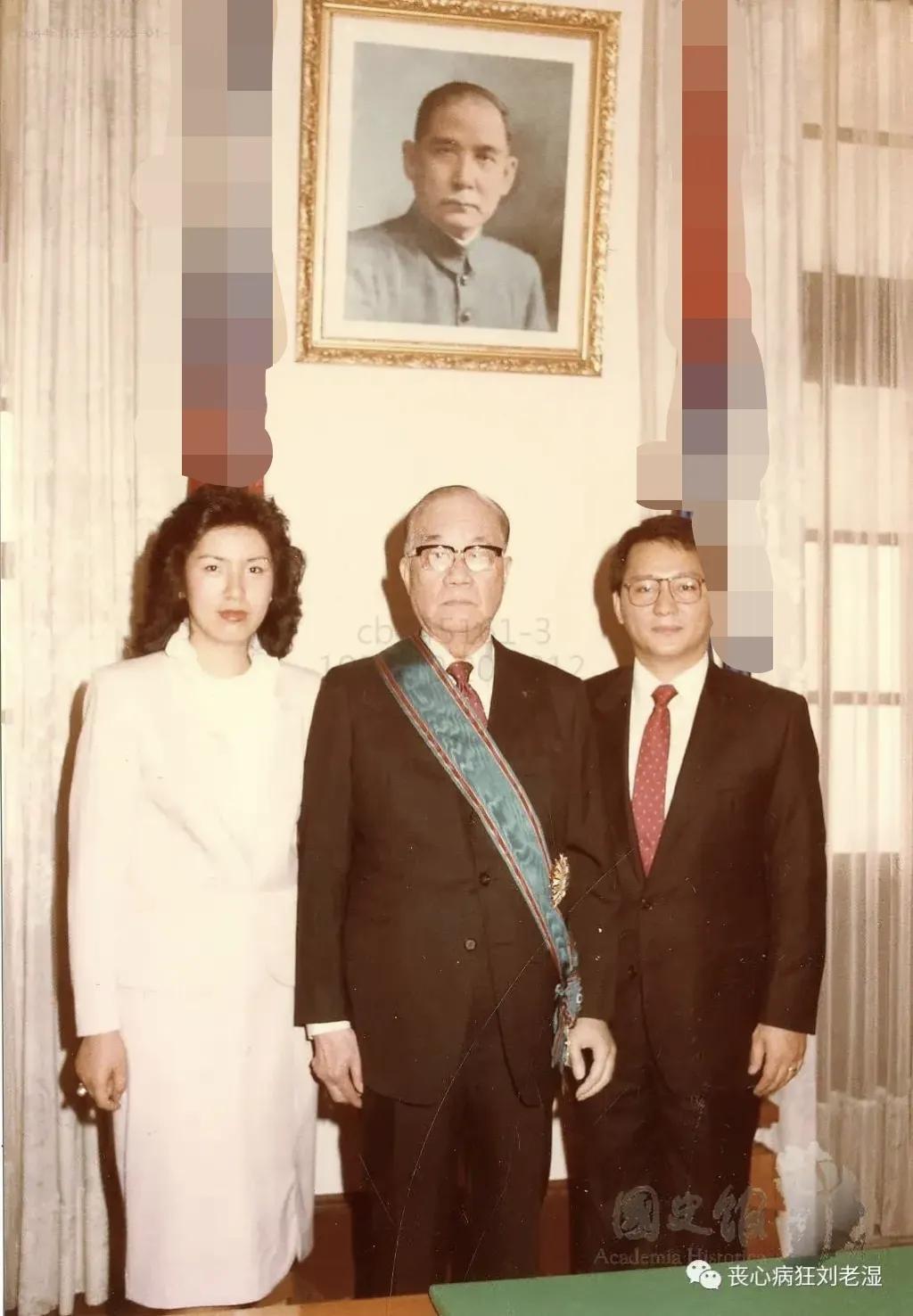 蔣經國簡歷個人資料簡介（從「反共悍將」到「民主先鋒」－蔣經國的一生究竟如何評論？）