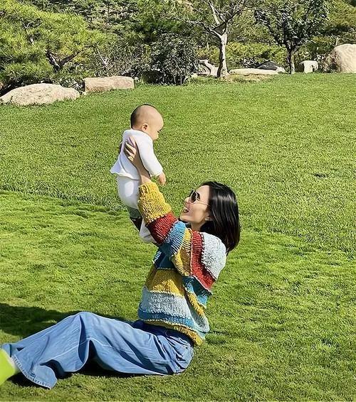 李亞鵬個人資料簡介（李亞鵬離開王菲是明智的，靠自己賺錢才有底氣，與海哈金喜很幸福）