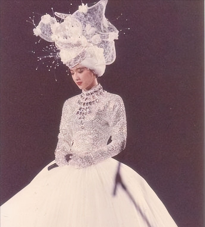 陳慧嫻個人資料簡介近況如何（曾從粵語天后到無人問津，對抗焦慮症8年的她，如今過得如何？）