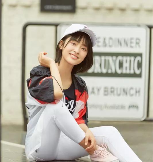 沈月個人資料代表作品（沈月：粉嫩甜美，眼睛彷彿會說話）