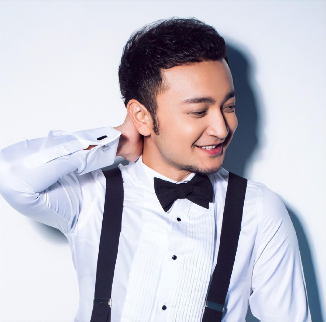 尼格買提主持人個人檔案（主持人尼格買提：30歲娶帕夏古麗，結婚9年無子，風光背後有淚）