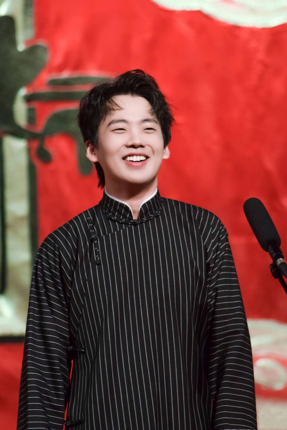 郭麒麟個人資料簡介及家庭（郭麒麟：沒文憑不代表沒文化）