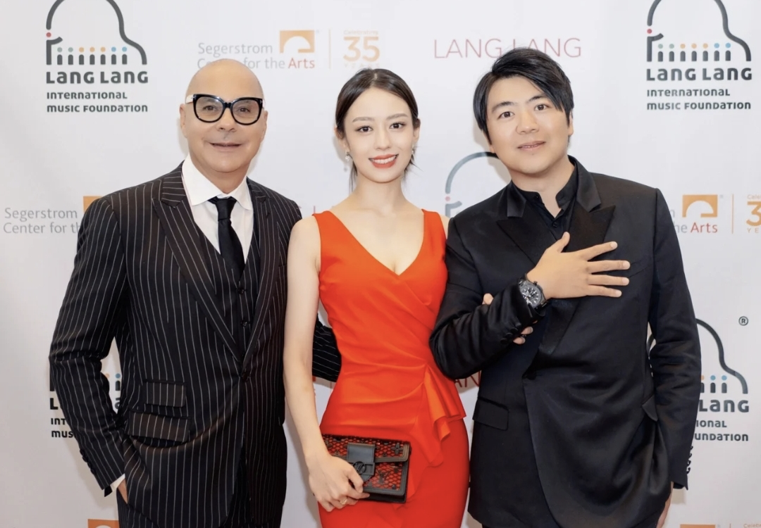 吉娜個人資料（郎朗真是撿到寶了！38歲吉娜穿著紅色禮服美到國外，身材太驚艷）