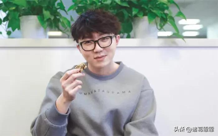 毛不易個人資料簡介（「巨星」毛不易：從男護士到歌手，23歲一曲成名，楊冪被他唱哭）