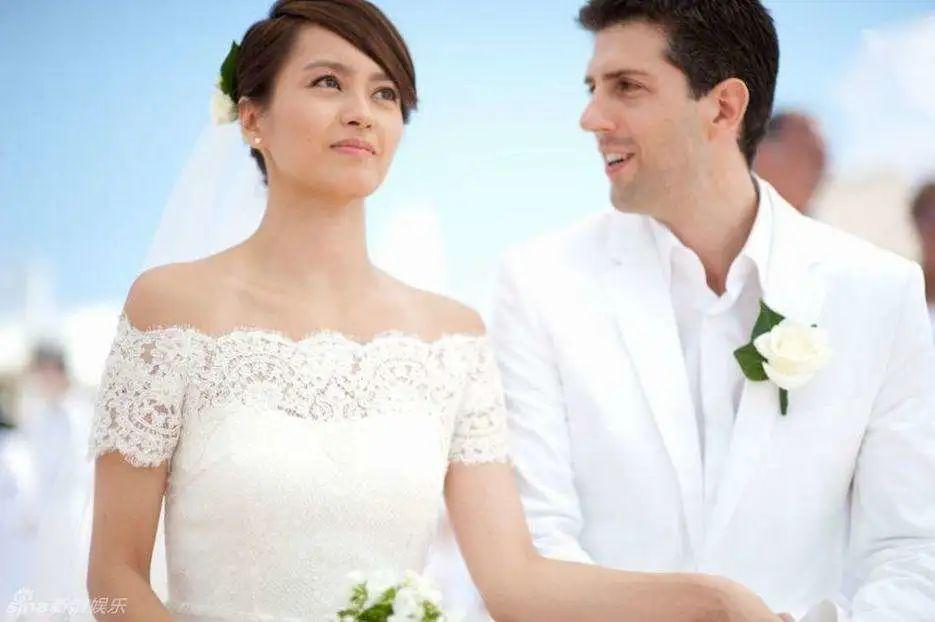 一代玉女掌門梁詠琪的現任老公及他們的幸福跨國婚姻