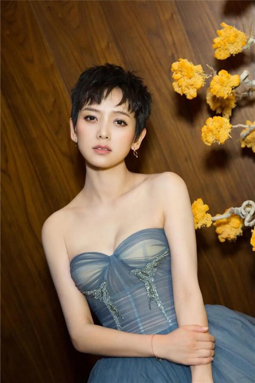 李曉峰個人檔案簡介：主持人演員李曉峰是劉愷威官宣的女友