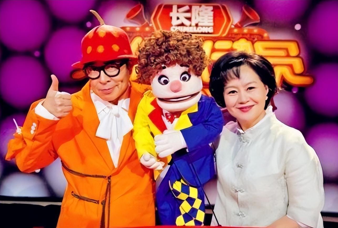 鞠萍的個人資料簡介（鞠萍：離婚後獨自帶娃，二婚嫁給普通人楊碩，如今幸福嗎？）