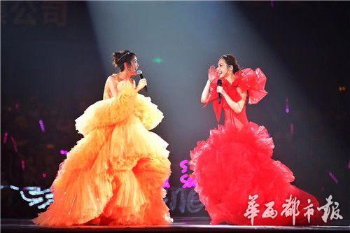 TWINS成都甜蜜合體 開唱紀念成軍16年