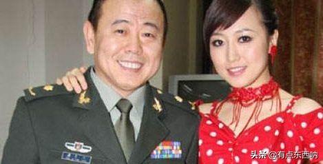 她是潘長江的女兒，出道發展順利，如今嫁豪門生活幸福