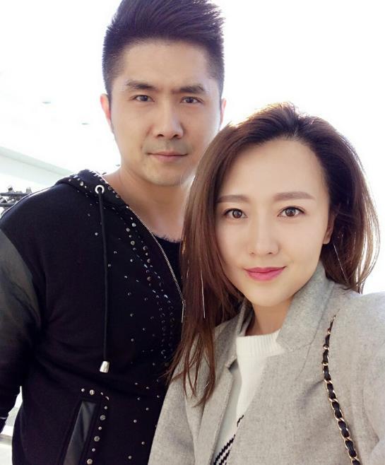 潘陽嫁入豪門，老公送輛價值3000萬的法拉利，網友直呼：潘十億？