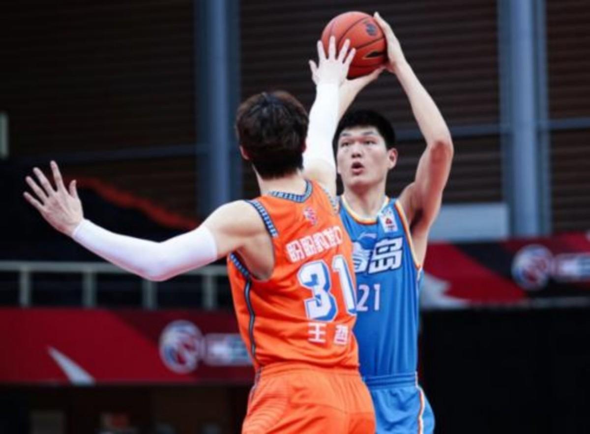 2公尺25打爆王哲林入選國家集訓隊，他才23歲未來國家隊常客？