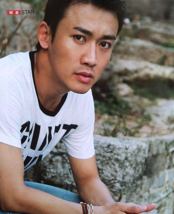 18年是中年叔叔翻身年？聶遠印小天翻紅後，45歲黃海冰也回歸了！