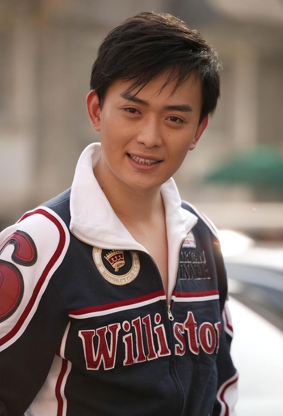 黃海冰：不後悔捨棄還珠，感謝二婚妻子圓他“爸爸夢”