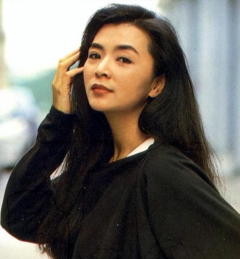 週潤發當年曾為她自殺！現今已皈依佛門，帶發修行