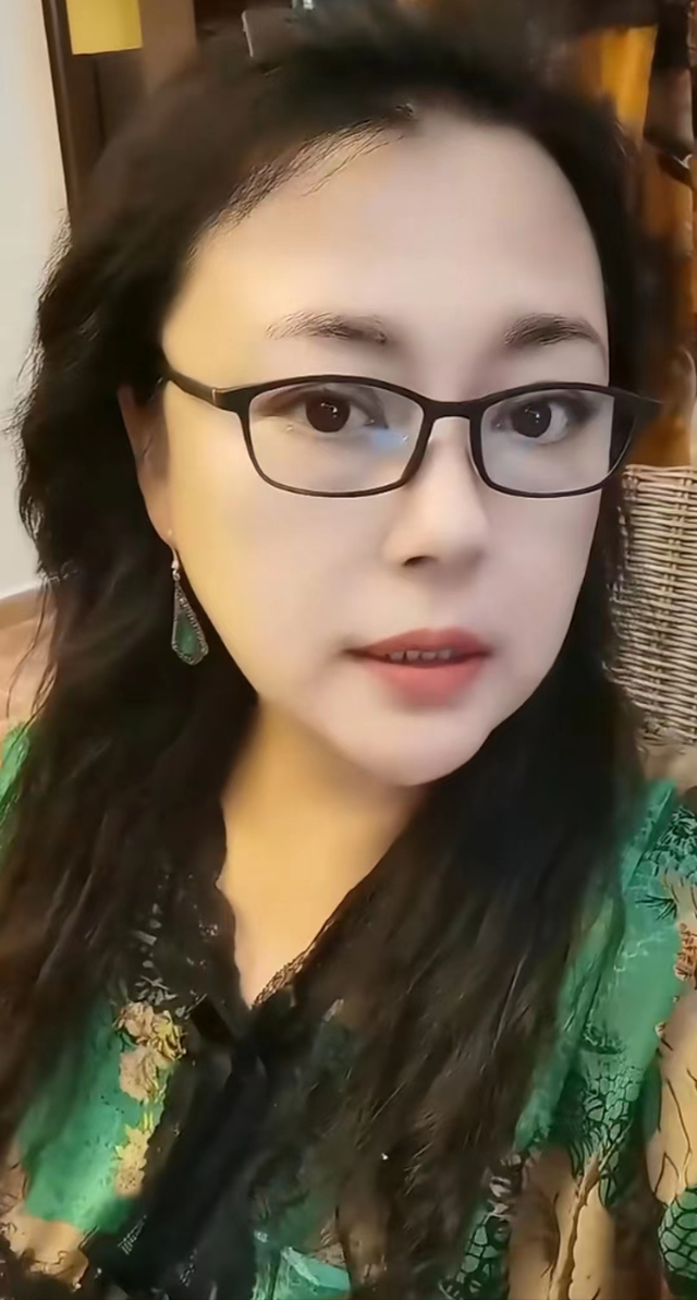 李菁菁