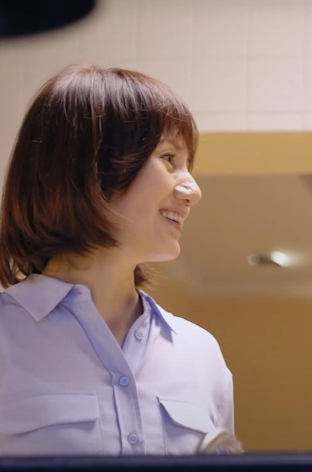 袁泉與小14歲張藝興同框，站一起像同齡人，說話溫柔毫無大牌架子