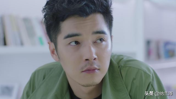 《掃黑·決戰》金世佳變身囂張惡棍，面帶猙獰微笑，手揪女人頭髮