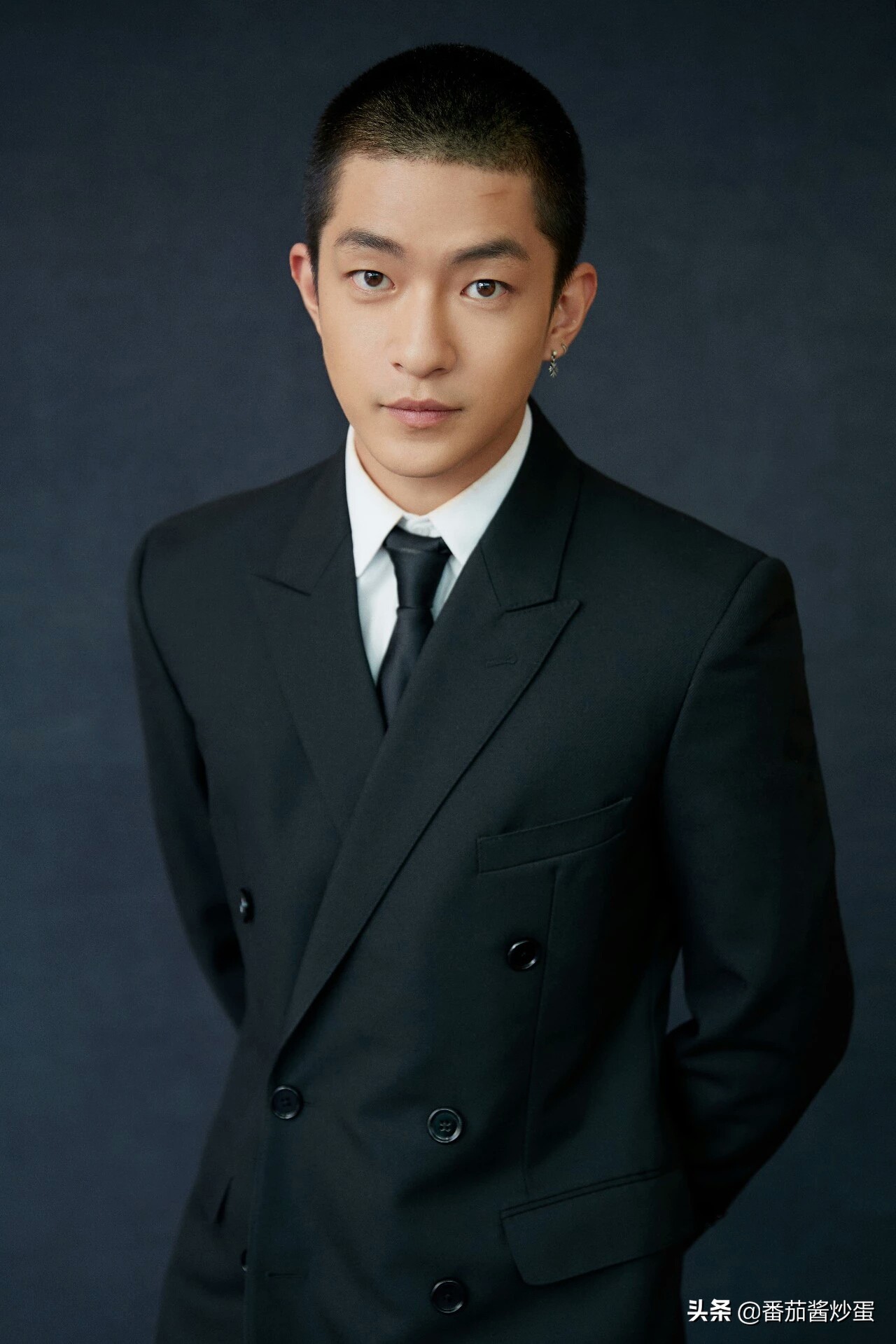 屈楚蕭個人資料簡介（新角色張萬森功不可沒，作品才是演員的底氣）