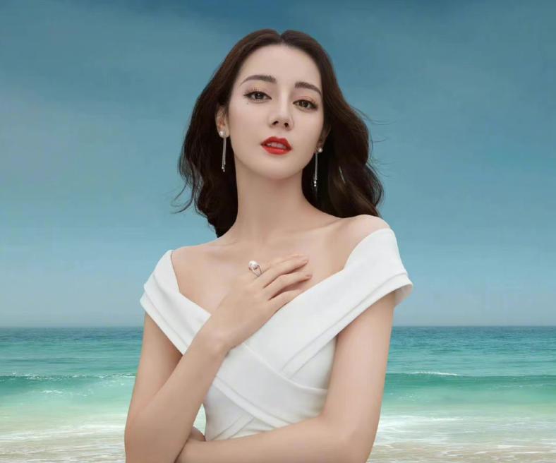 業內人看不下去了！直言熱巴是單身，三月會有很多活動安排