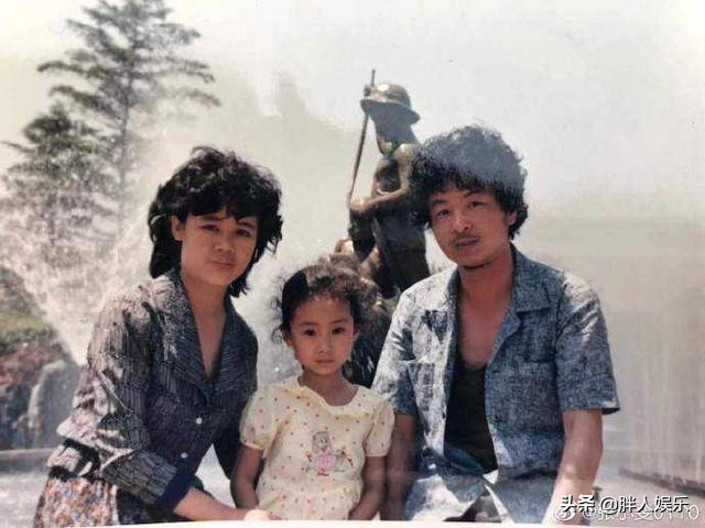 「國民媽媽」張小斐坎坷成名史，以及她身後的2個貴人