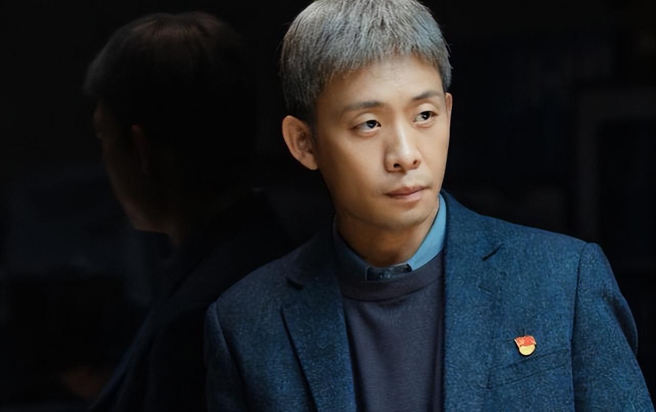 張譯帶著老婆與殷桃會面，女方衣著樸素超低調，曾擔任央視主持人