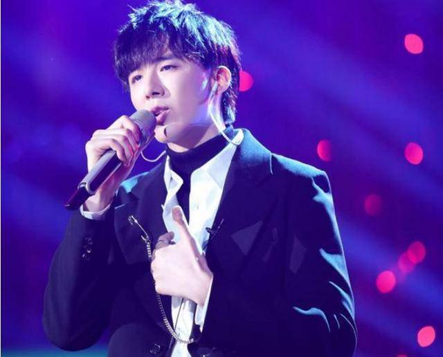 劉宇寧踢館《歌手》現場，楊坤字裡行間流露出：網紅和科班有差別