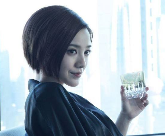 郭採潔自曝去年生病，疑似舊病復發，康復後與病時照片對比明顯