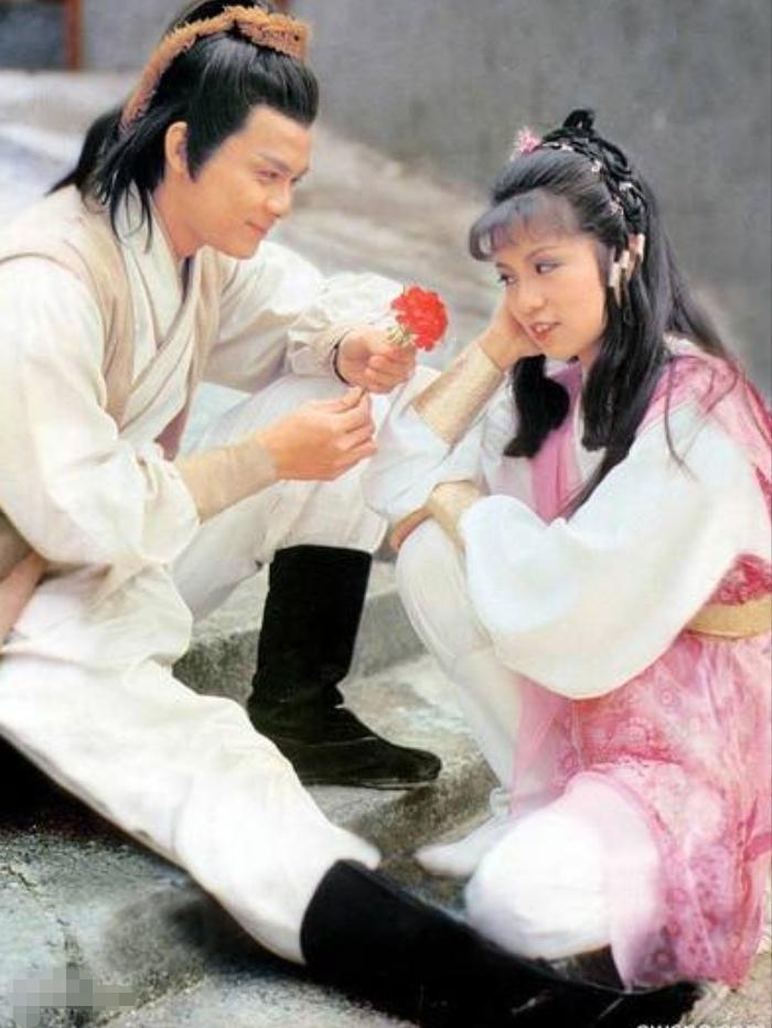 痛失「蓉兒」的 「靖哥哥」！黃日華戲裡戲外皆深情！