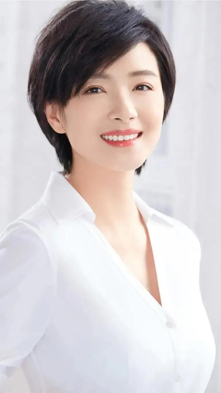 大器晚成－萬茜個人資料簡介