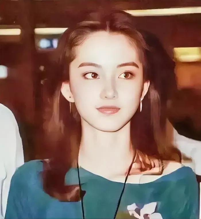 美出天際！林青霞的這張照片，稱得上是亞洲最美面孔，辨識度超高！