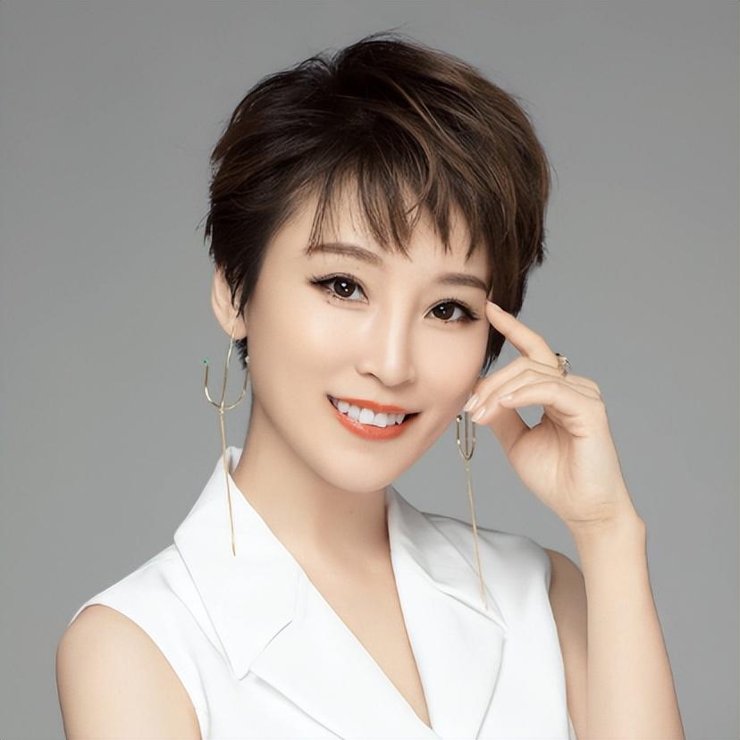 謝楠稱嫁給大自己9歲的老公吳京，是這輩子最正確的決定