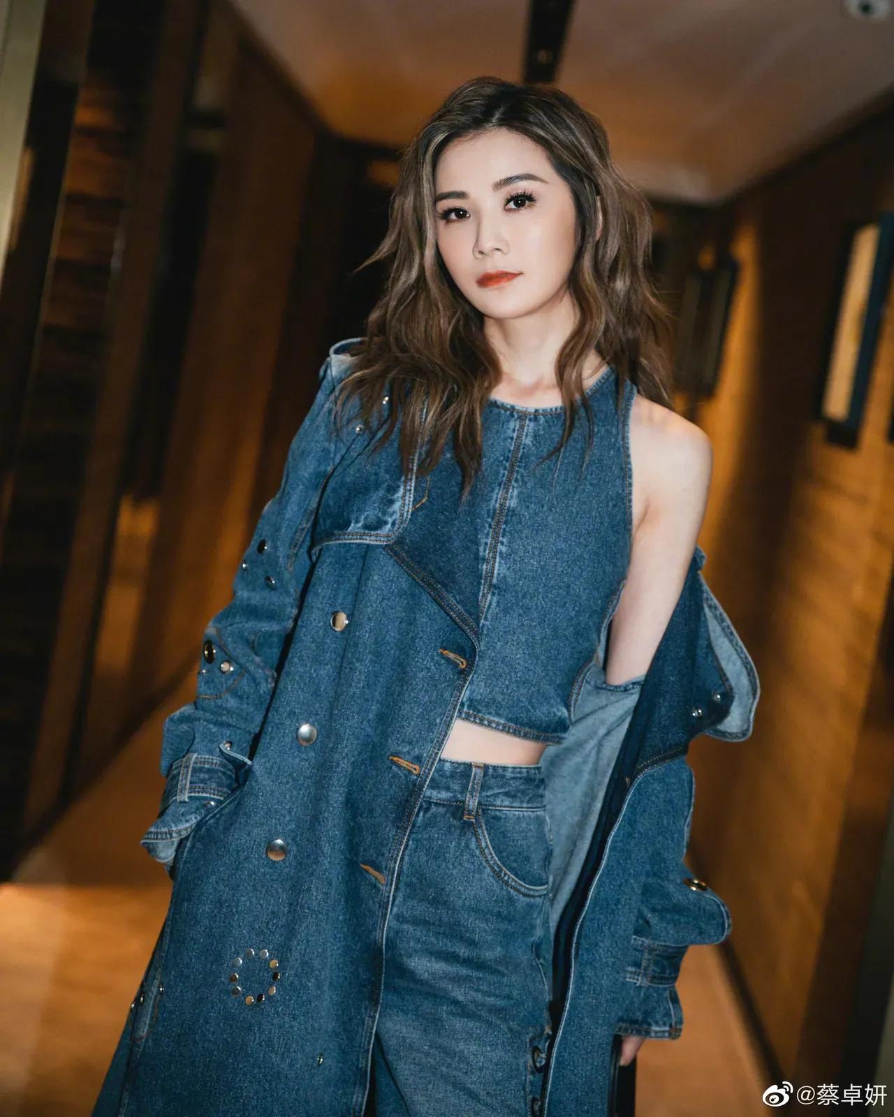 中國香港女歌手、演員－蔡卓妍個人資料履歷