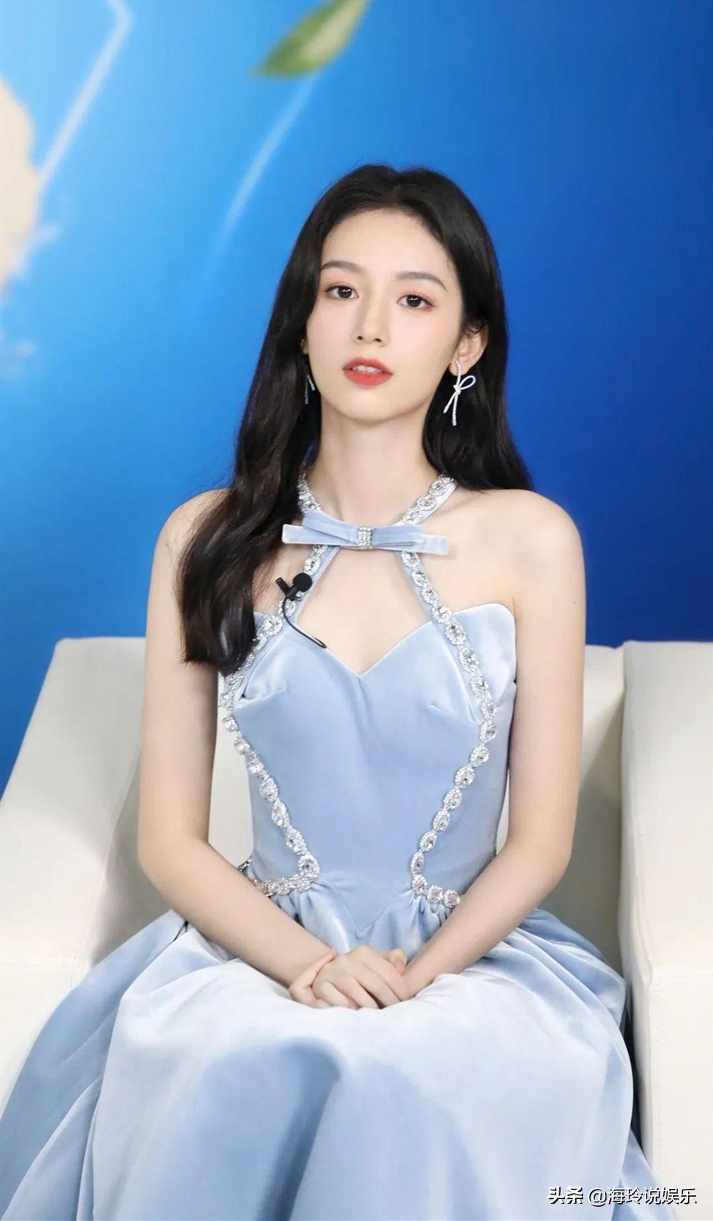 甜美系的實力小花旦—-周也個人簡介