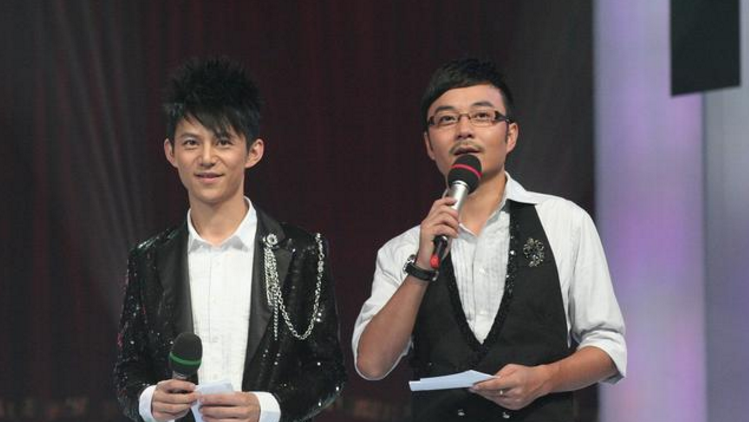 從老師到主持人，主持界「老人」何炅，他的成功不可複製