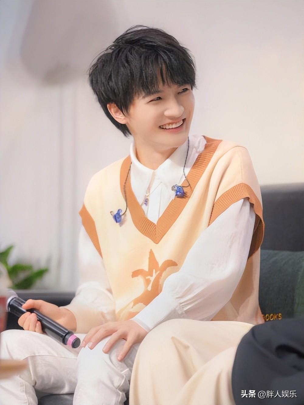 從自卑到成為「頂流歌手」的周深，他到底經歷了什麼？