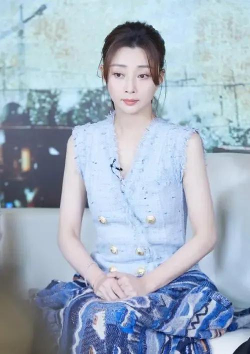 開300萬賓利豪車，女明星殷桃的生活太幸福了