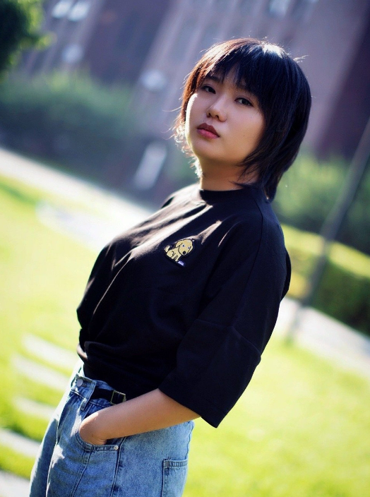 李雪琴是怎麼爆紅的？她是誰旗下的藝人？