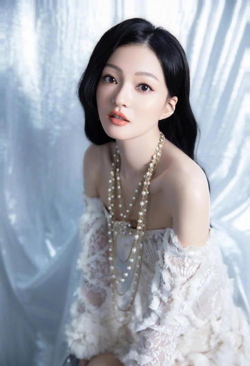 差點被媽媽親手摧毀的張韶涵，憑藉「阿刁」再戰華語樂壇