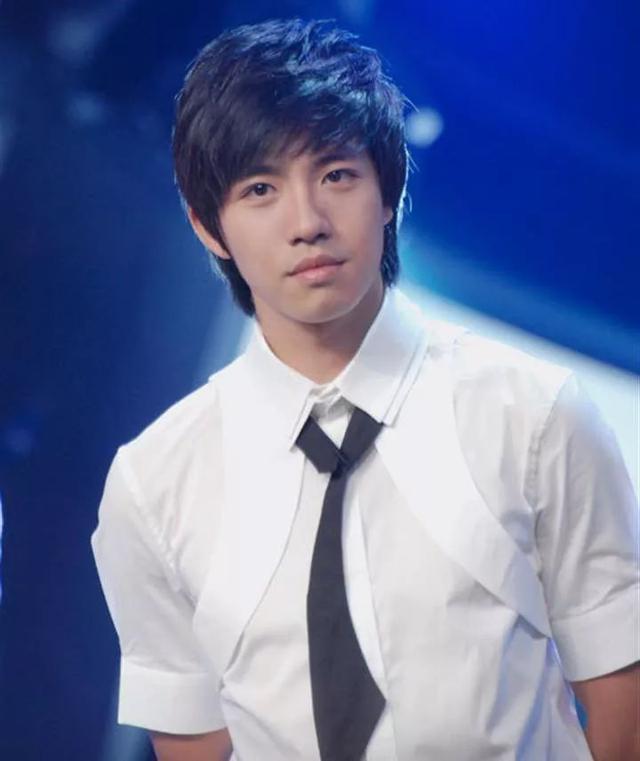 快男中最清醒的俞灝明：23歲遭遇毀容,15年後愛情事業雙豐收