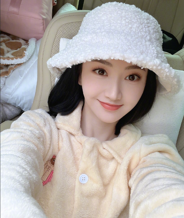 景甜10年前舊照曝光，比現在還漂亮，她真不是靠整容吃飯的女星