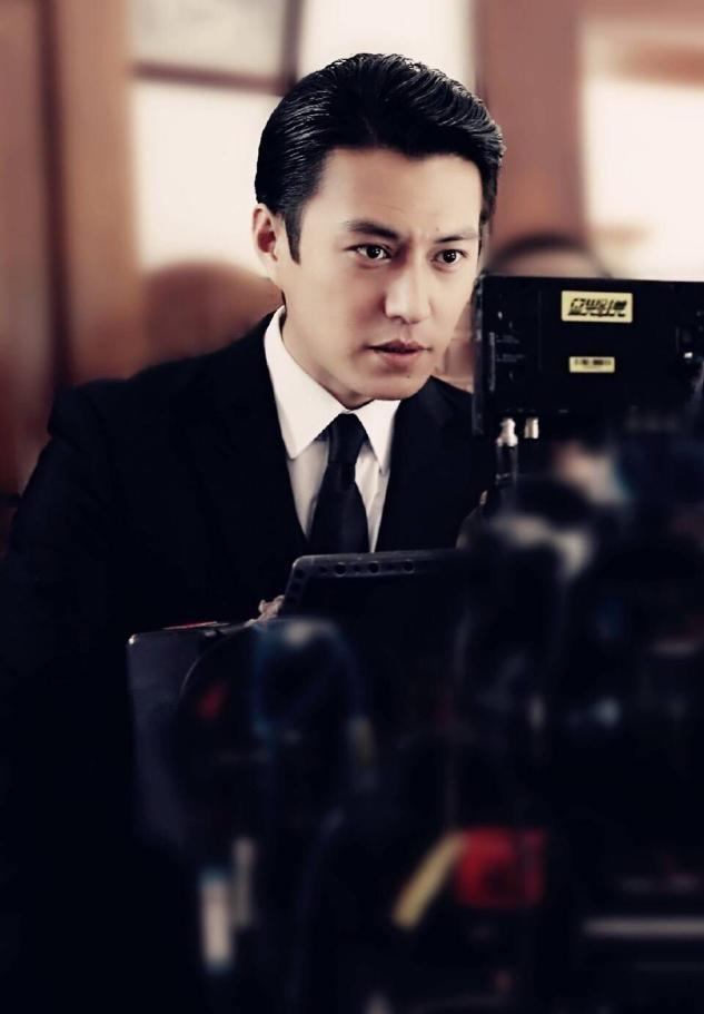 兩次愛上離婚女子連生兩子的靳東，如今情感狀況如何了？