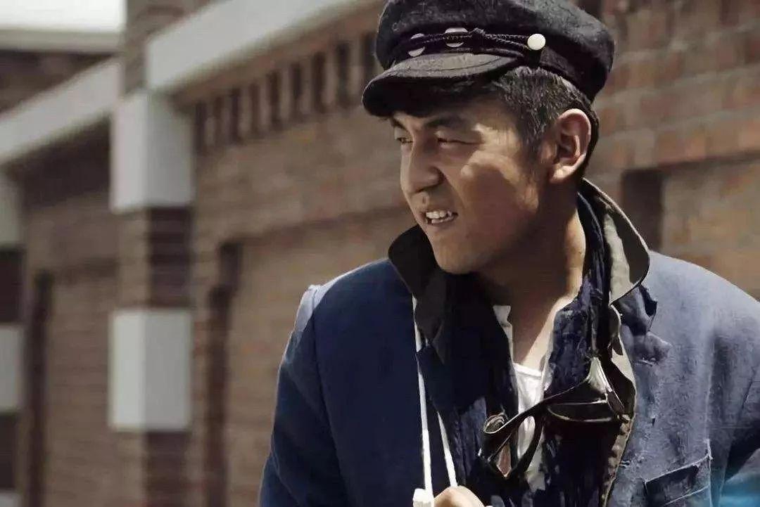 曾因初戀女友輟學的雷佳音，後來與大學同學結婚，如今育有一女太幸福