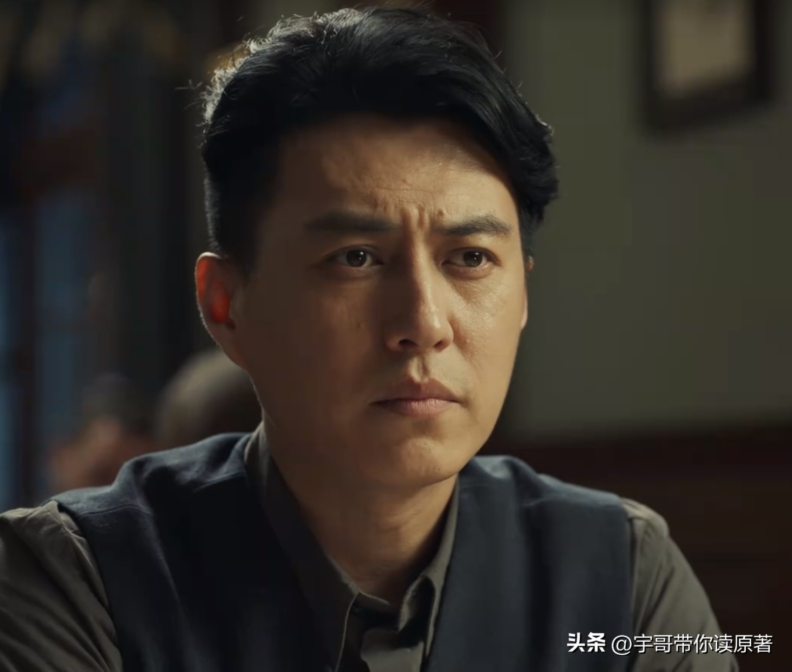 時隔八年，老戲骨靳東再演諜戰片，重現特務風雲