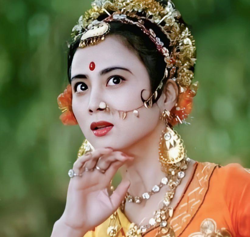 和丈夫離婚後嫁給猶太人的李玲玉，過AA生活，卻直言很享受